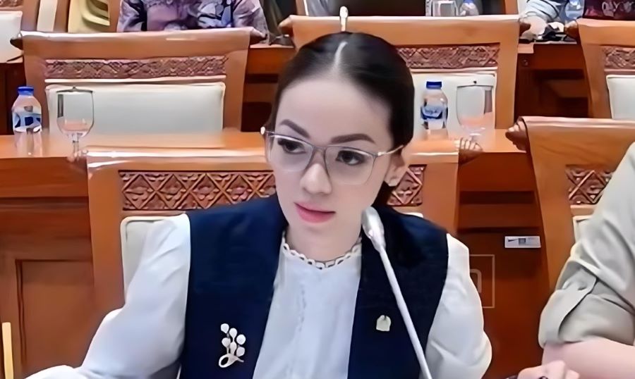 Andina Narang Soroti Fenomena Filter Bubble dalam Platform Media Sosial